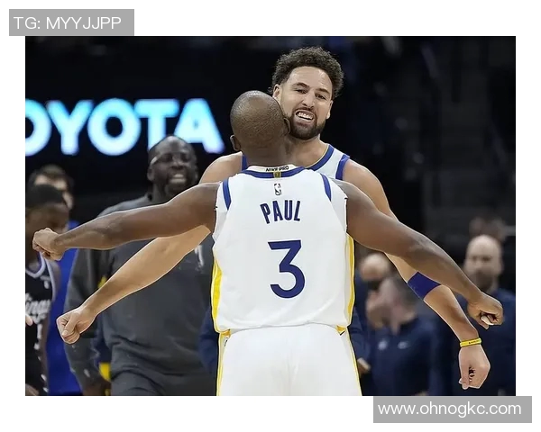 库里伤愈复出，汤普森感动庆祝：“我们终于重聚了！”