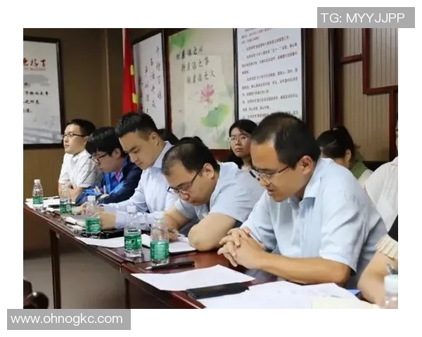 深圳羽毛球队的团队协作与默契提升之路探讨 深圳羽毛球队的团队协作与默契提升之路探讨