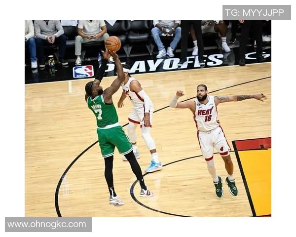 热火小将希尔11投9中拿下生涯新高助力球队击败凯尔特人 热火小将希尔11投9中拿下生涯新高助力球队击败凯尔特人