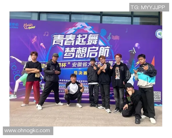 街舞盛宴:深入成都街舞队的默契与协作之道 街舞盛宴:深入成都街舞队的默契与协作之道